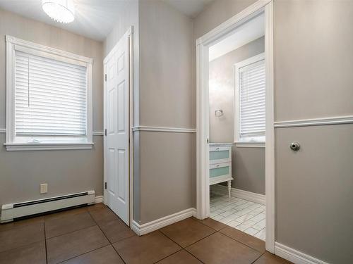 17 Pineview Crescent, Stellarton, NS 