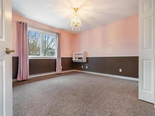 17 Pineview Crescent, Stellarton, NS 