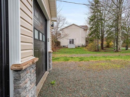 17 Pineview Crescent, Stellarton, NS 
