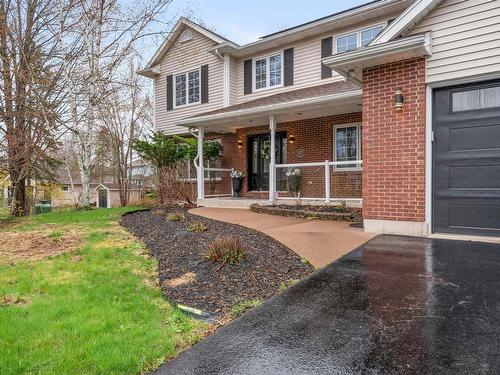 17 Pineview Crescent, Stellarton, NS 
