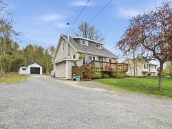 340 Lakeview Avenue Middle Sackville, NS B4E 3B6