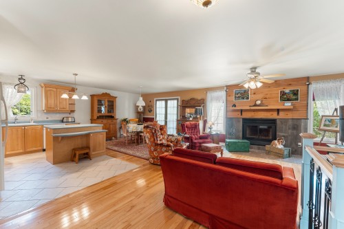 Salon - 664 Av. Stéphane, Magog, QC - Indoor Photo Showing Living Room With Fireplace