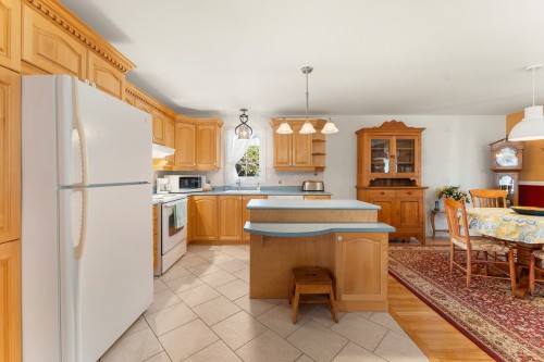 Cuisine - 664 Av. Stéphane, Magog, QC - Indoor Photo Showing Kitchen