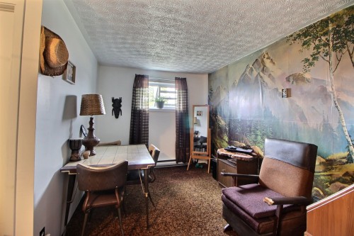 Salle familiale - 582 Rue Dalquier, Amos, QC 