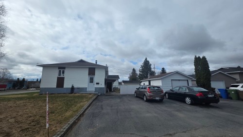 Stationnement - 582 Rue Dalquier, Amos, QC 