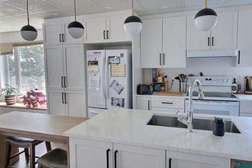 Cuisine - 10282 Ch. Du Vallon, Rouyn-Noranda, QC - Indoor Photo Showing Kitchen