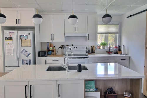 Cuisine - 10282 Ch. Du Vallon, Rouyn-Noranda, QC - Indoor Photo Showing Kitchen With Upgraded Kitchen