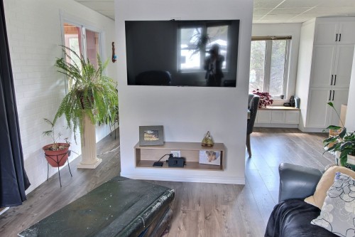 Salon - 10282 Ch. Du Vallon, Rouyn-Noranda, QC - Indoor