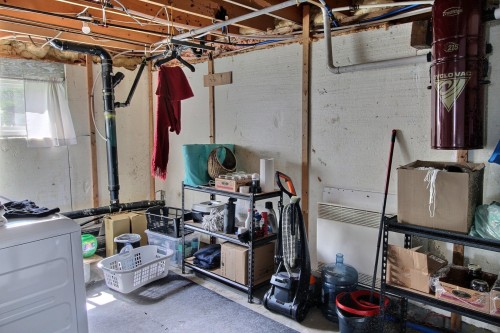 Rangement - 10282 Ch. Du Vallon, Rouyn-Noranda, QC - Indoor Photo Showing Basement
