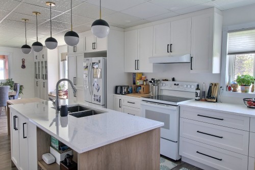Cuisine - 10282 Ch. Du Vallon, Rouyn-Noranda, QC - Indoor Photo Showing Kitchen With Double Sink