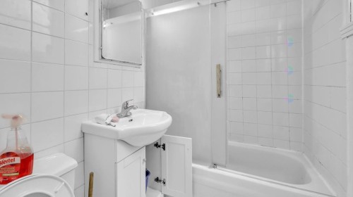 Bathroom - 3900  - 3902 Av. De Repentigny, Montréal (Mercier/Hochelaga-Maisonneuve), QC - Indoor