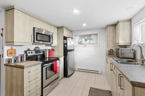Kitchen - 43 Rue Jeanne-D'Arc, Châteauguay, QC - Indoor Photo Showing Kitchen With Double Sink