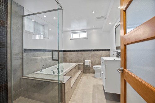 Salle de bains - 3 Rue Cartier, Vaudreuil-Dorion, QC - Indoor Photo Showing Bathroom