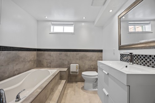 Salle de bains - 3 Rue Cartier, Vaudreuil-Dorion, QC - Indoor Photo Showing Bathroom