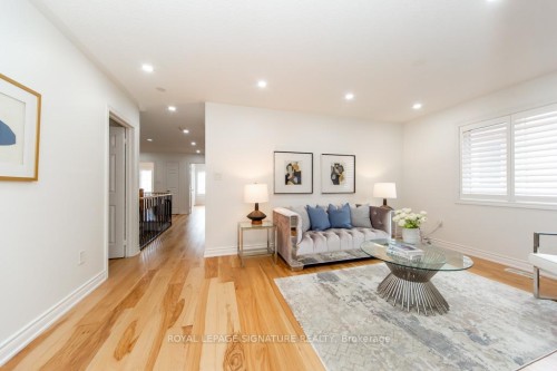 3773 Quiet Creek Drive, Mississauga, ON - Indoor Photo Showing Living Room