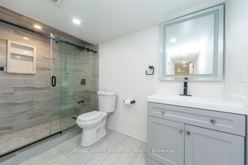 3773 Quiet Creek Drive, Mississauga, ON - Indoor Photo Showing Bathroom