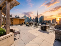 907-438 Richmond Street W Toronto, ON M5V 3S6