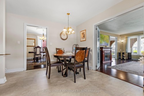 58 Centennial Parkway S, Hamilton, ON - Indoor Photo Showing Dining Room