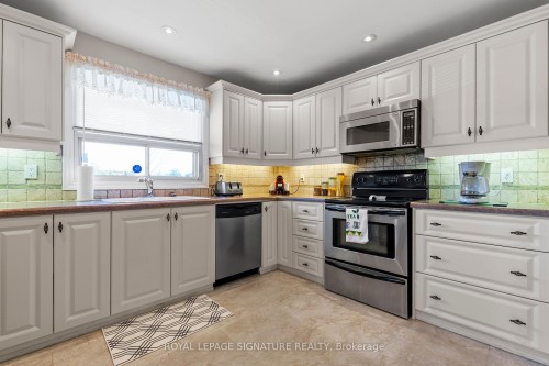 58 Centennial Parkway S, Hamilton, ON - Indoor Photo Showing Kitchen