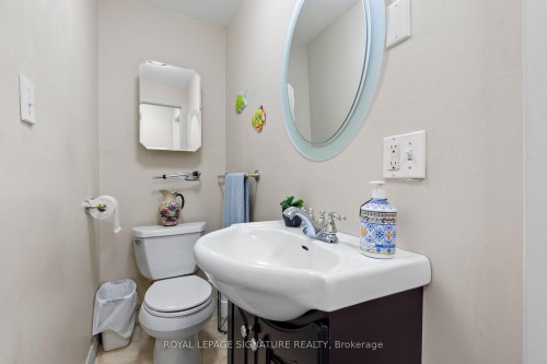 58 Centennial Parkway S, Hamilton, ON - Indoor Photo Showing Bathroom