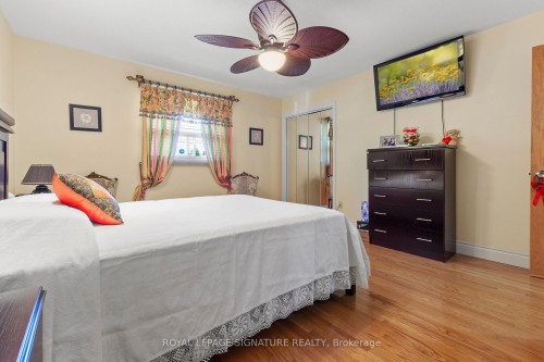 58 Centennial Parkway S, Hamilton, ON - Indoor Photo Showing Bedroom