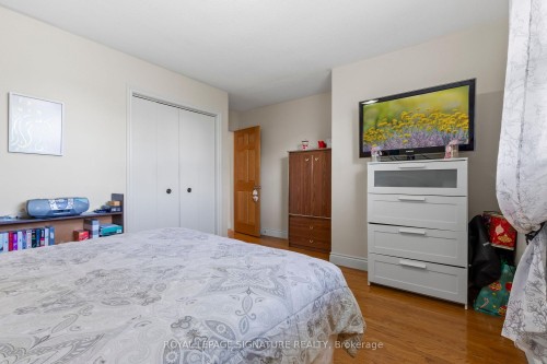 58 Centennial Parkway S, Hamilton, ON - Indoor Photo Showing Bedroom