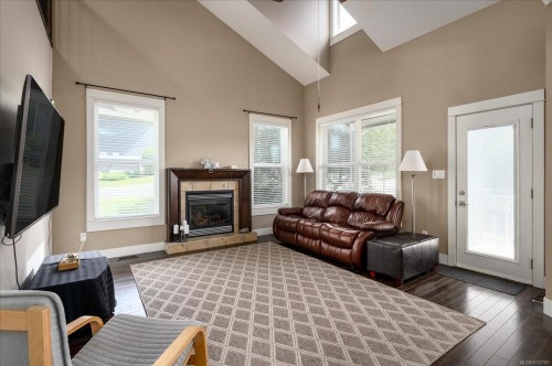 6196 Strathcona Pl, Nanaimo, BC 
