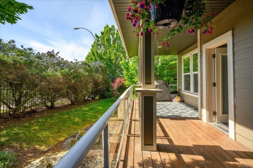 6196 Strathcona Pl, Nanaimo, BC 