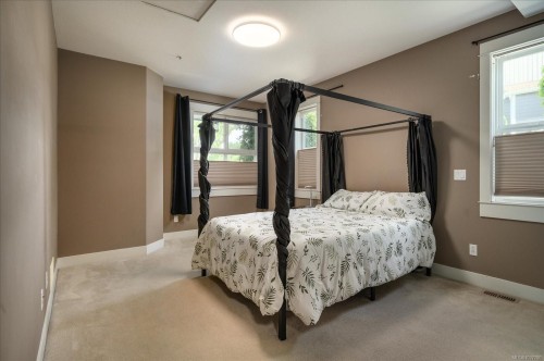 6196 Strathcona Pl, Nanaimo, BC 