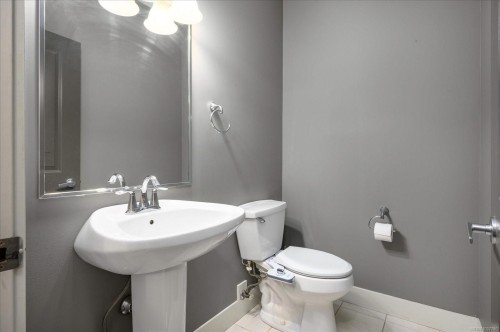 6196 Strathcona Pl, Nanaimo, BC 