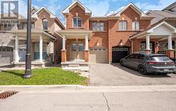 902 FRANCINE CRESCENT  Mississauga, ON L5V 0E2