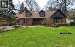 1244 WOODLAND Avenue Mississauga, ON L5G 2X9