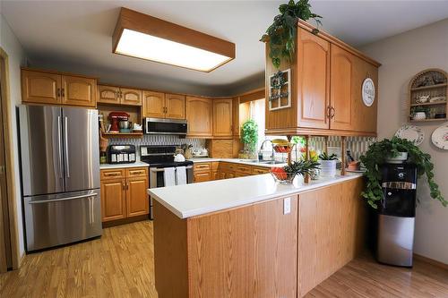 88 Second Avenue Sw, Teulon, MB - Indoor Photo Showing Kitchen