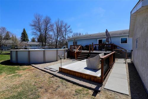 88 Second Avenue Sw, Teulon, MB - Outdoor With Above Ground Pool