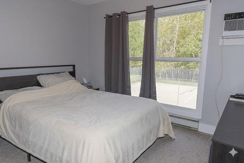 221-223-1051 Gerry Sorensen Way, Kimberley, BC - Indoor Photo Showing Bedroom