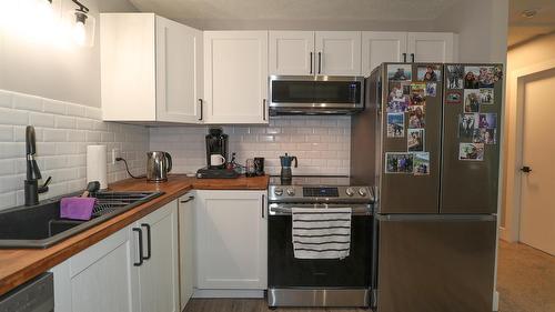 221-223-1051 Gerry Sorensen Way, Kimberley, BC - Indoor Photo Showing Kitchen