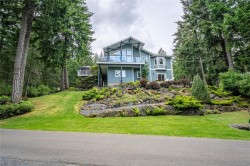 601 Highlands Park Terr Highlands, BC V9B 6G5