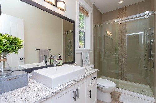 1622 Millstream Rd, Highlands, BC 
