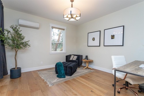 1622 Millstream Rd, Highlands, BC 