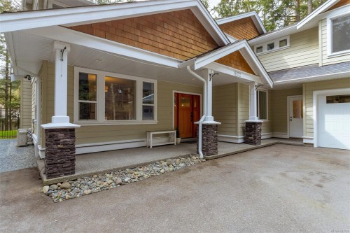 1622 Millstream Rd, Highlands, BC 