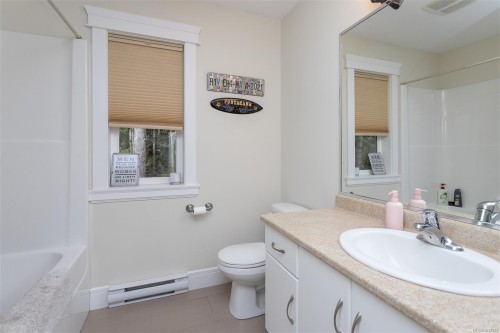 1622 Millstream Rd, Highlands, BC 