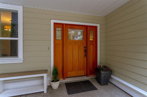 1622 Millstream Rd, Highlands, BC 
