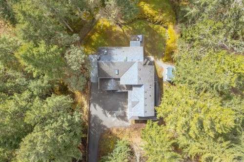 1622 Millstream Rd, Highlands, BC 