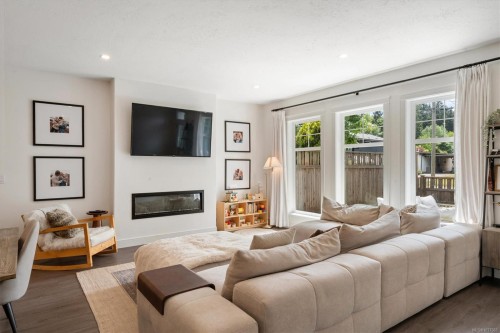 #B-240 Woods Ave  Courtenay, BC V9N 3Y8