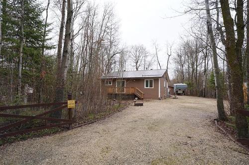 5 Richard Rd, Hillside Beach, MB 