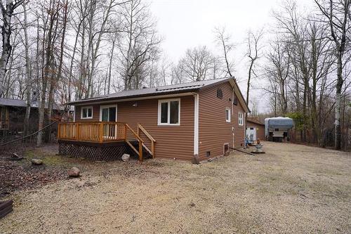 5 Richard Rd, Hillside Beach, MB 