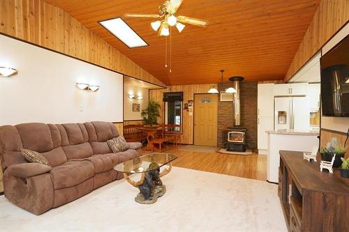 5 Richard Rd, Hillside Beach, MB 