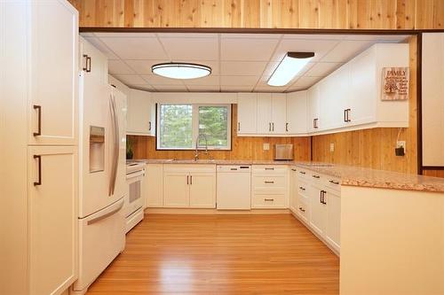 5 Richard Rd, Hillside Beach, MB 