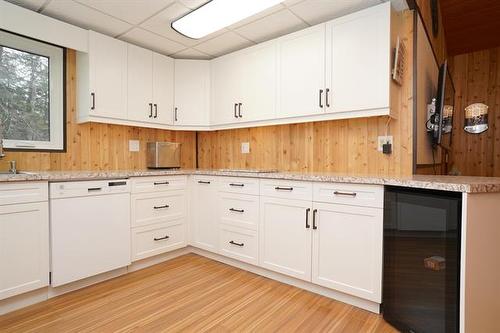 5 Richard Rd, Hillside Beach, MB 