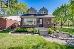 3094 BRUCE  Windsor, ON N9E 1W4